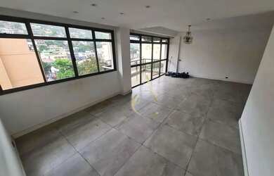 Imagem: O apartamento possui 4 Dormitórios, 3 Banheiros, 3 Vagas na