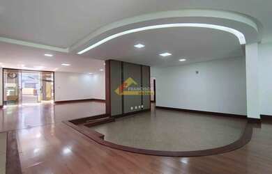 Imagem: Casa para aluguel, 5 quartos, 3 suítes, 4 vagas, Centro - Divinópolis/MG