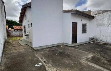 Imagem: A casa em condomínio possui 2 Dormitórios, 1 Banheiro, 2 Vagas