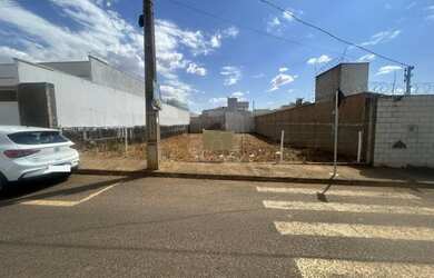 Imagem: O terreno à venda possui e está localizado em Jardim Karaíba