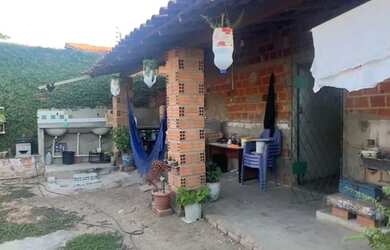 Imagem: A casa possui 2 Dormitórios, 1 Banheiro, 1 Vaga na garagem