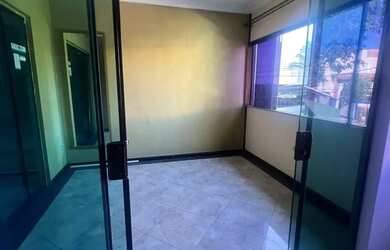 Imagem 12: Casas para locação no Centro em Macaé/RJ, 02 Casas sendo 1 térrea e a outra sobrado com ga