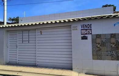 Imagem: A casa possui 2 Dormitórios, 2 Banheiros, 120m² de Área e