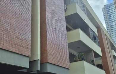 Imagem: O apartamento possui 4 Dormitórios, 3 Banheiros, 2 Vagas na