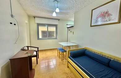 Imagem: O apartamento possui 1 Dormitório, 1 Banheiro, 1 Vaga na garagem