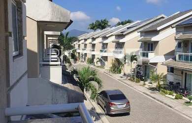 Imagem: A casa em condomínio possui 4 Dormitórios, 4 Banheiros, 3