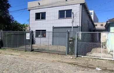 Imagem: O depósito possui 5 Vagas na garagem, 225m² de Área e está