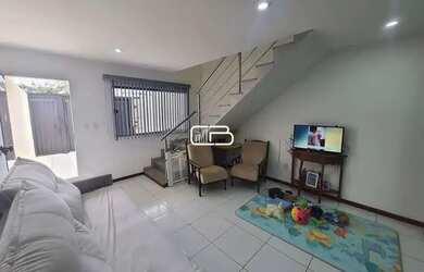 Imagem: A casa possui 2 Dormitórios, 3 Banheiros, 1 Vaga na garagem