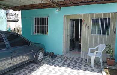 Imagem: A casa possui 3 Dormitórios, 1 Banheiro, 2 Vagas na garagem