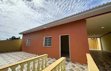 Imagem: A casa possui 3 Dormitórios, 1 Banheiro, 3 Vagas na garagem