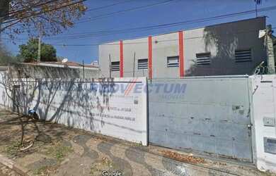 Imagem: O depósito possui 5 Vagas na garagem, 172m² de Área e está