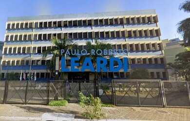 Imagem: O depósito possui 5 Vagas na garagem, 3.561m² de Área e