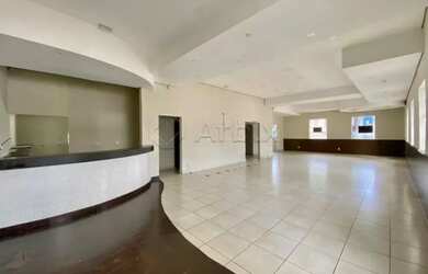 Imagem: O depósito possui 335m² de Área e está localizado em Centro