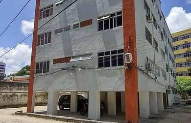 Imagem: O apartamento possui 3 Dormitórios, 1 Banheiro, 1 Vaga na garagem