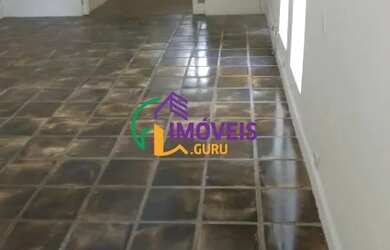 Imagem: O depósito possui 3 Vagas na garagem, 300m² de Área e está