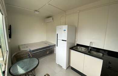 Imagem: A kitnet possui 1 Dormitório, 1 Banheiro, 1 Vaga na garagem