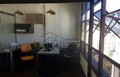 Imagem: O depósito possui 2 Vagas na garagem, 37m² de Área e está