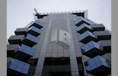 Imagem: O depósito possui 5 Vagas na garagem e 291m² de Área e está