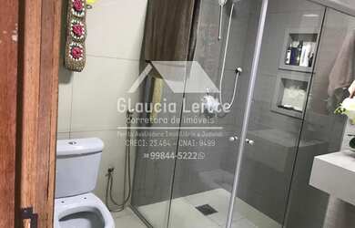 Imagem: A casa possui 3 Dormitórios, 4 Banheiros, 2 Vagas na garagem