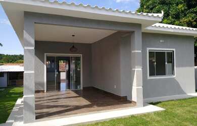 Imagem: A casa possui 3 Dormitórios, 3 Banheiros, 3 Vagas na garagem