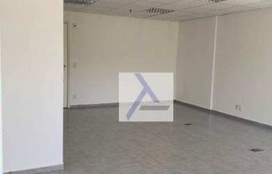 Imagem: O depósito possui 1 Vaga na garagem, 45m² de Área e está