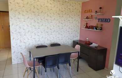 Imagem: O apartamento possui 3 Dormitórios, 1 Banheiro, 1 Vaga na garagem