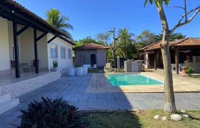 Imagem: A casa possui 5 Dormitórios, 5 Banheiros, 200m² de Área e