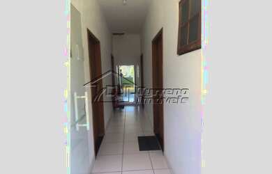 Imagem: O depósito possui 5 Vagas na garagem, 306m² de Área e está