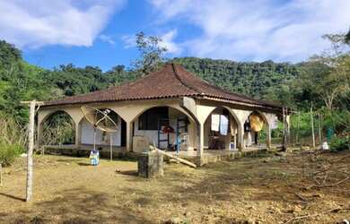 Imagem: A fazenda possui 999m² de Área, Área de serviço, Varanda