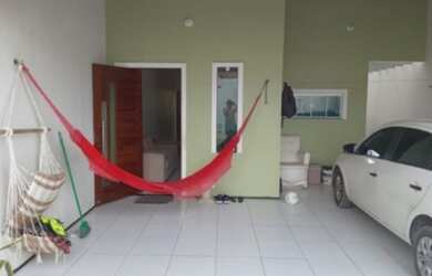 Imagem: A casa possui 2 Dormitórios, 1 Banheiro, 1 Vaga na garagem