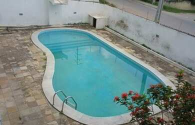 Imagem: A casa possui 1 Dormitório, 5 Banheiros, 5 Vagas na garagem