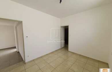 Imagem: O depósito possui 2 Vagas na garagem e 140m² de Área e está