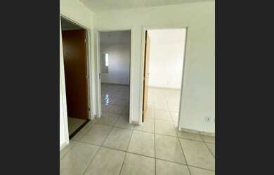 Imagem 3: Alugo apartamento no Alto Maravilha com armário planejado e muitas melhorias