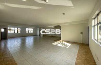 Imagem: O depósito possui 3 Vagas na garagem e 152m² de Área e está