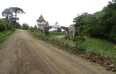 Imagem: O terreno possui 5.864m² de Área e está localizado em Nova