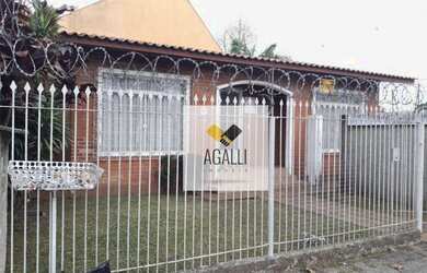 Imagem: A casa possui 3 Dormitórios, 2 Banheiros, 120m² de Área e