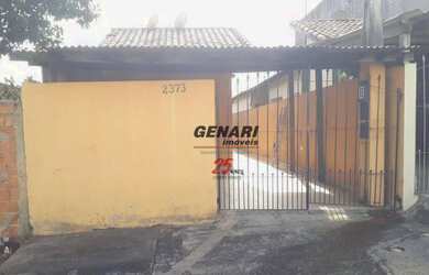 Imagem: A casa possui 2 Dormitórios, 1 Banheiro, 1 Vaga na garagem