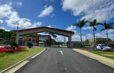 Imagem: A casa possui 4 Dormitórios, 5 Banheiros, 2 Vagas na garagem