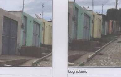 Imagem: A casa possui 2 Dormitórios, 1 Banheiro, 1 Vaga na garagem