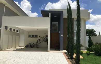 Imagem: A casa em condomínio possui 3 Dormitórios, 5 Banheiros, 4