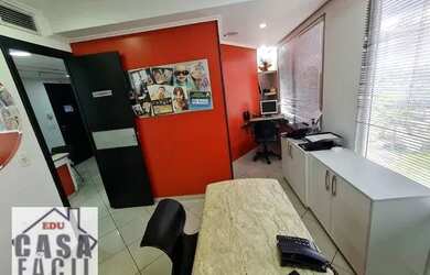 Imagem: O depósito possui 1 Vaga na garagem, 40m² de Área e está