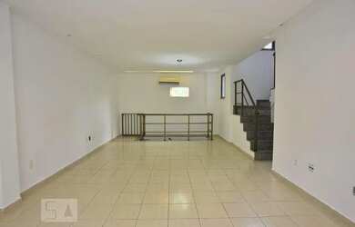 Imagem: A casa em condomínio possui 4 Dormitórios, 4 Banheiros, 1