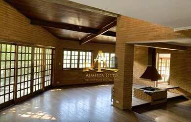 Imagem: A casa em condomínio possui 4 Dormitórios, 5 Banheiros, 4