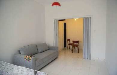 Imagem: O apartamento possui 1 Dormitório, 1 Banheiro, 1 Vaga na garagem