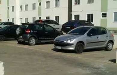 Imagem: O apartamento possui 2 Dormitórios, 1 Banheiro, 1 Vaga na garagem