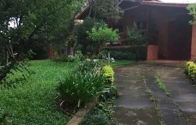 Imagem: A casa à venda possui 3 Dormitórios, 2 Banheiros, 4 Vagas