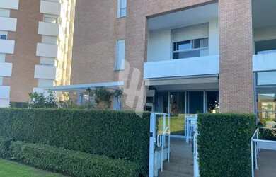 Imagem: O apartamento possui 3 Dormitórios, 4 Banheiros, 2 Vagas na