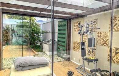 Imagem 2: Casa de condomínio para aluguel e venda tem 350 metros quadrados com...