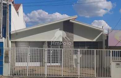 Imagem: A casa possui 4 Dormitórios, 5 Banheiros, 5 Vagas na garagem