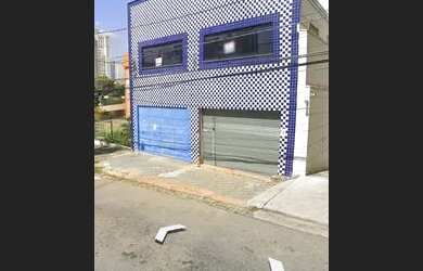 Imagem: O depósito possui 4 Vagas na garagem, 700m² de Área e está